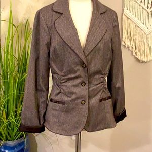 Feminine brown blazer
